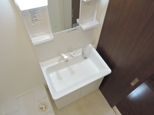 高槻市如是町のアパートの洗面所