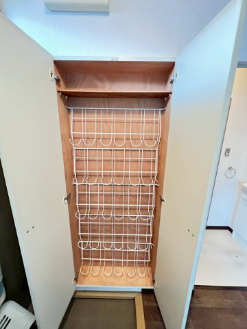 アルファ門戸の収納