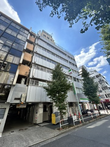 英ビルの外観