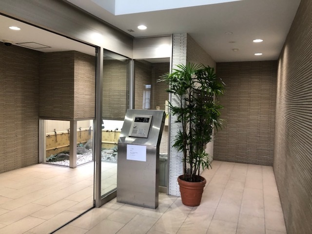 メゾン呉駅前のエントランス