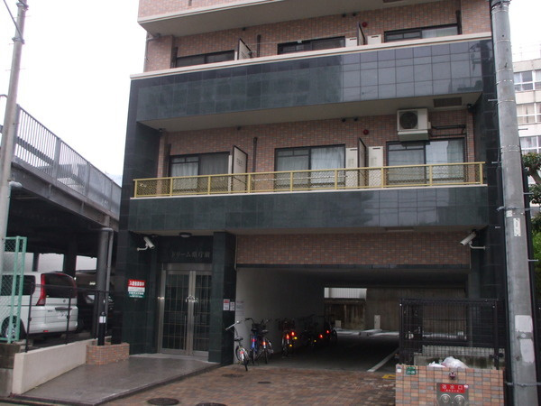 ドリーム県庁前の外観