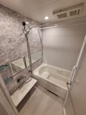 ＣＡＳＡ　ＦＵＪＩＭＩの浴室