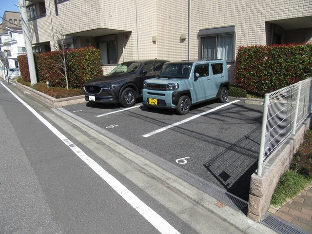 エステートヌクイＡ棟の駐車場|★敷地内駐車場★