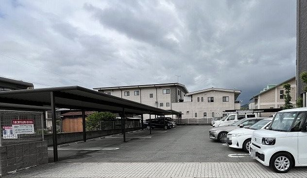 GS野中の駐車場