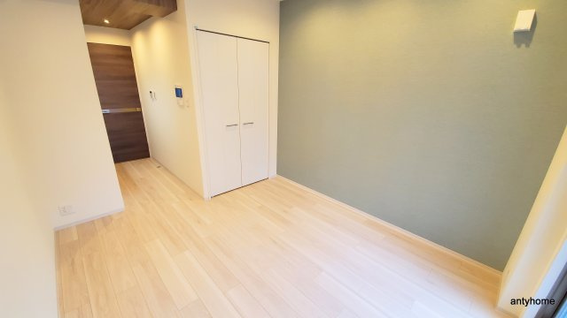 パークフラッツ東三国　仲介手数料無料の居間・リビング