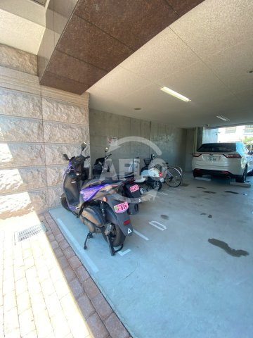 Luxe布施南の駐車場|Luxe布施南　バイク置き場