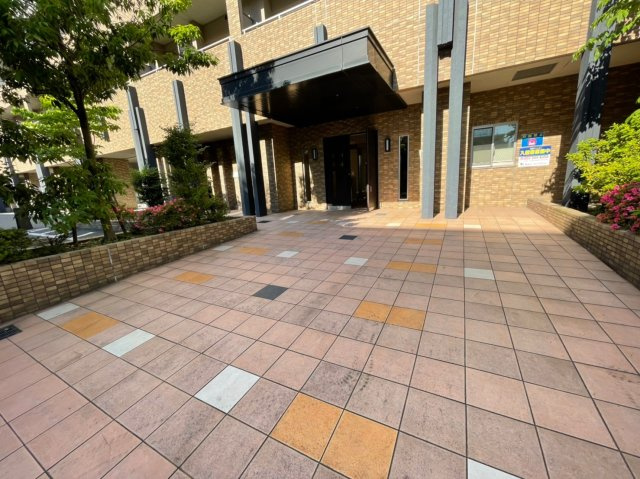 La　Douceur山王　名古屋市賃貸　仲介手数料無料のエントランス