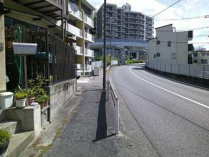 広島市西区己斐東2丁目　土地の前面道路含む現地写真
