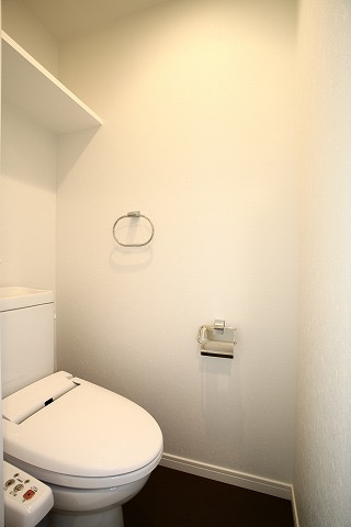 新品家具付きマンション薬院13A(KaGood福岡)のトイレ