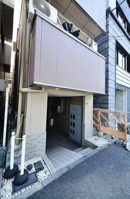 リフィナ横浜新杉田のエントランス