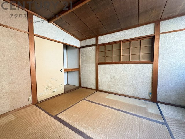 リラックスできるプライベート空間で、快適な睡眠をサポート。個人の好みに合わせたインテリアや寝具で心地良さを追求。プライベートな時間を過ごし、リフレッシュする場所におすすめです。
