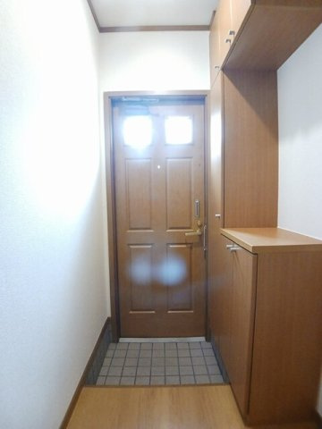エテルネルソレイユＡの玄関