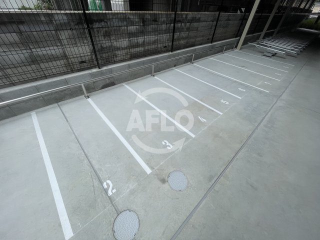 セレニテ江坂エクラのその他共用部分|セレニテ江坂エクラ　バイク置き場