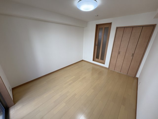 神戸市須磨区関守町２丁目のハイツの居間・リビング
