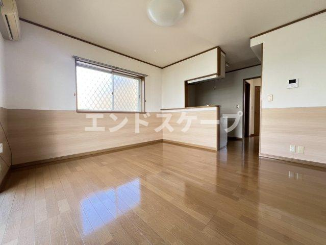 エクセルディアコートＡの居間・リビング|高崎、前橋のお部屋探しはエンドスケープまで！お客様の理想お聞かせ下さい♪