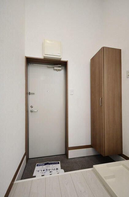 ベイルーム和田町の玄関