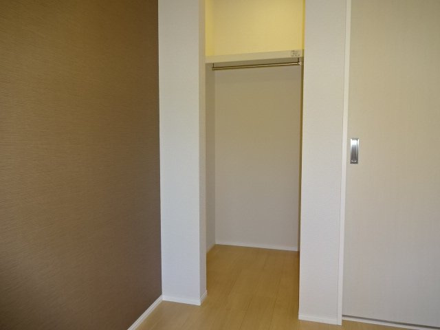 エバーハイツ泉の収納|ウォークインクローゼット