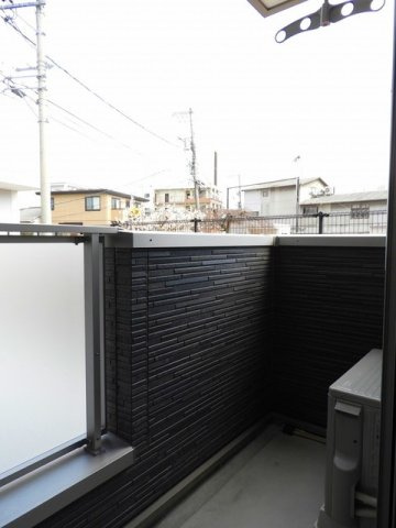 ルミナス　カニヤのバルコニー|外からの目が気にならないバルコニーで洗濯物が干せます