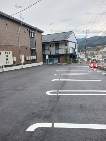サングレイスの駐車場|駐車場があるので、車を買う予定の方も安心です