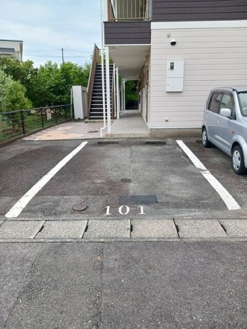 メルクルメＢの駐車場