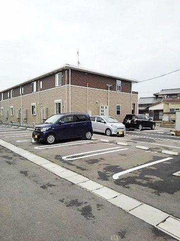 アヴニール　ベルⅠの駐車場