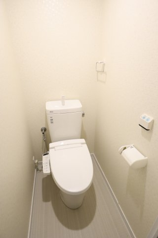 青山マンションのトイレ|温水洗浄便座付きトイレ
