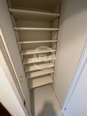 リッツ新大阪の収納|リッツ新大阪　シューズボックス