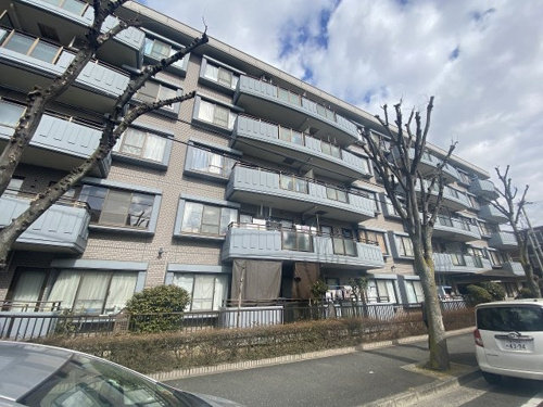 エレベーター付きで荷物があっても安心♪