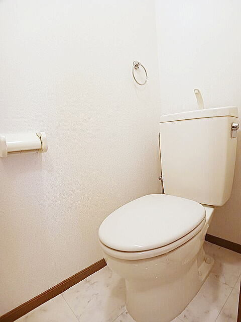 フロールパティオⅡのトイレ|清潔感のあるトイレです☆