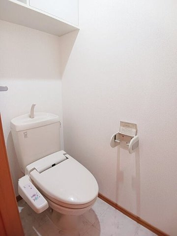 グラティテュードのトイレ|落ち着いたトイレです