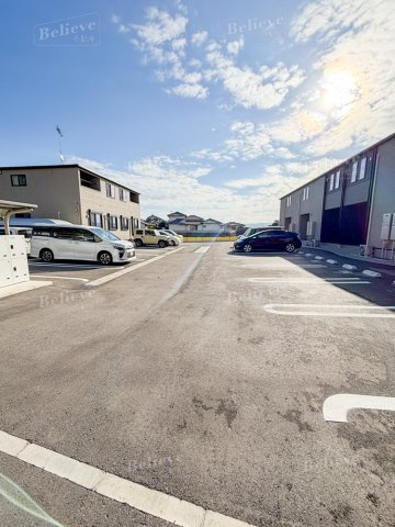 アルカンシエル　Ⅱの駐車場|駐車スペースもあります☆