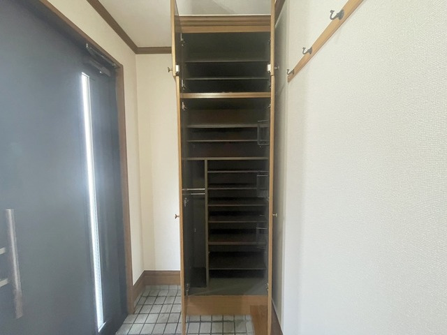 共進町戸建の玄関