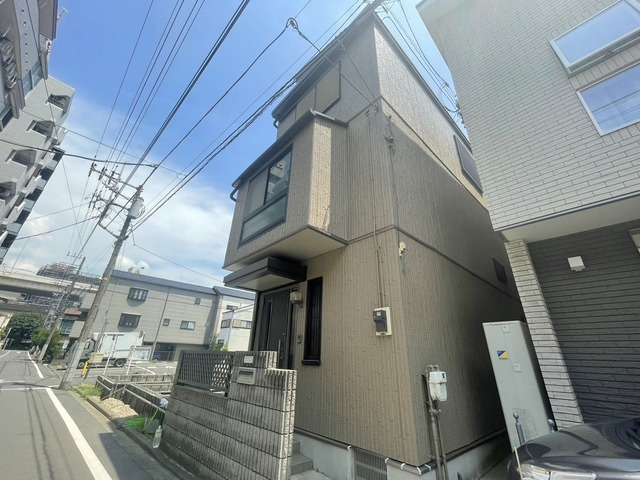共進町戸建のエントランス