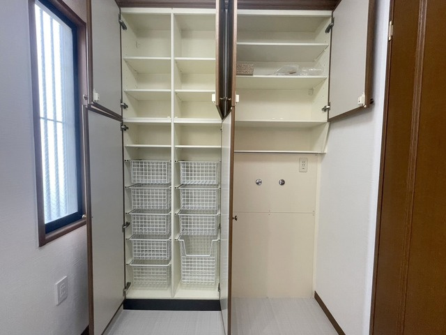 共進町戸建の収納