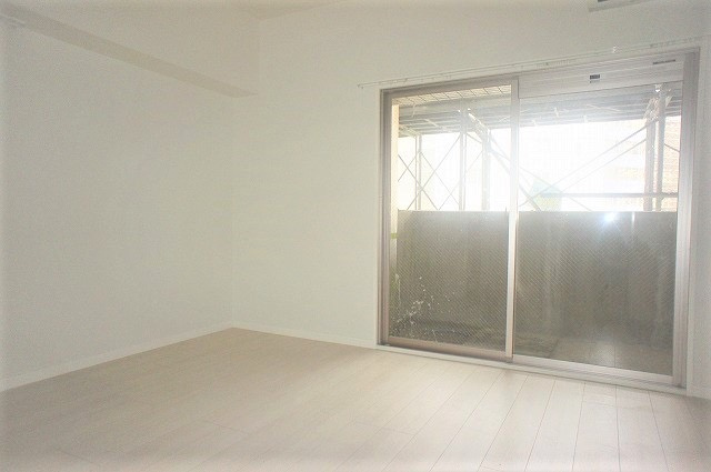 新品家具付きマンション博多駅南24(KaGood福岡)の居間・リビング