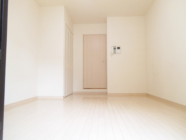 ファーストコート赤羽の洋室|お部屋は広々7.7帖！