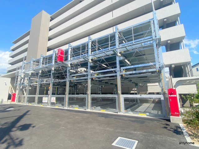 ファーストフィオーレ江坂ガーデン　仲介手数料無料の駐車場