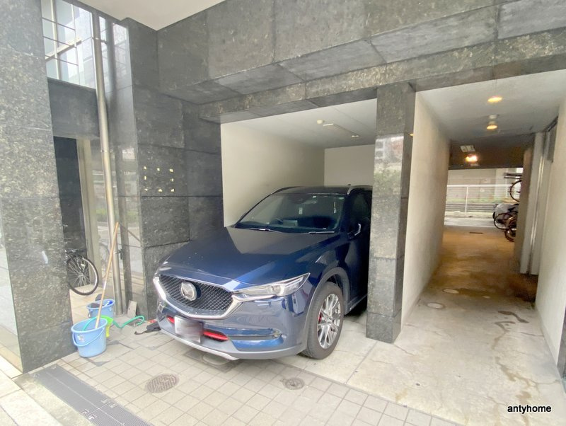レオンコンフォート本町東　仲介手数料無料の駐車場