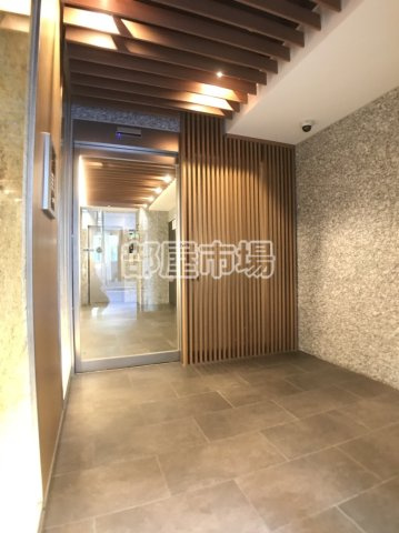 千代田区外神田３丁目の賃貸マンションのエントランス