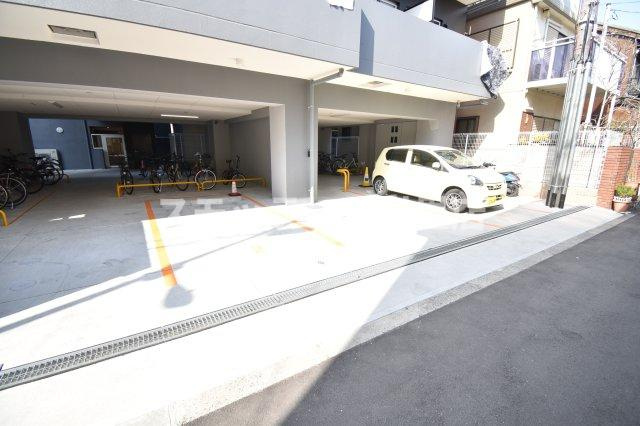 グランパシフィック玉出の駐車場