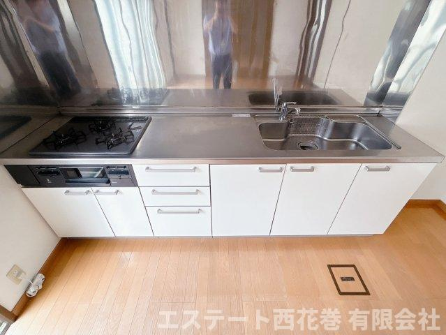 花巻市星が丘２丁目のアパートのキッチン