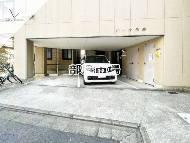 アーク曳舟の駐車場