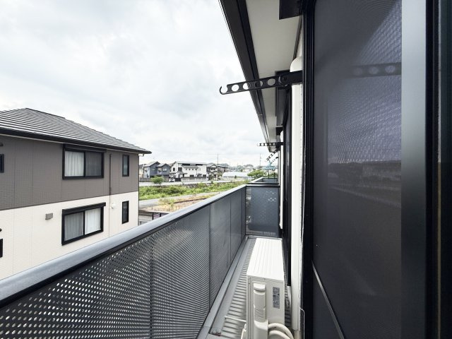 シャーメゾン西久万 C棟のバルコニー