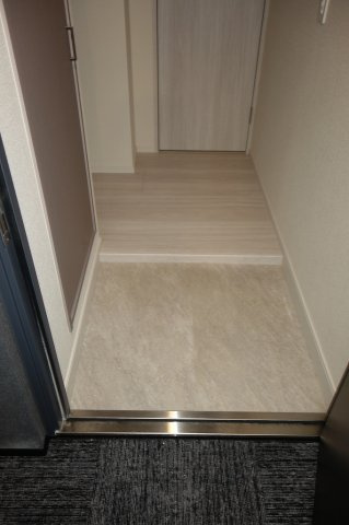 クラリティア上野稲荷町の玄関