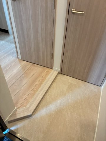 クラリティア上野稲荷町の玄関