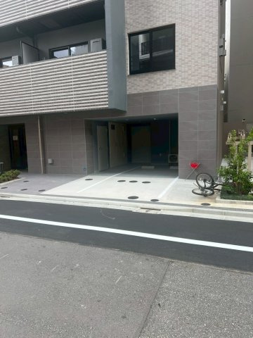 クラリティア上野稲荷町の駐車場