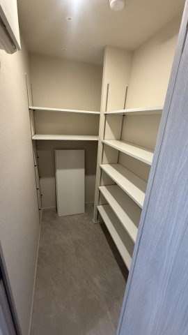 クラリティア上野稲荷町の収納