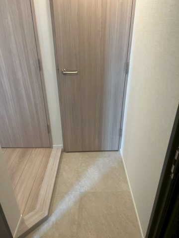 クラリティア上野稲荷町の玄関