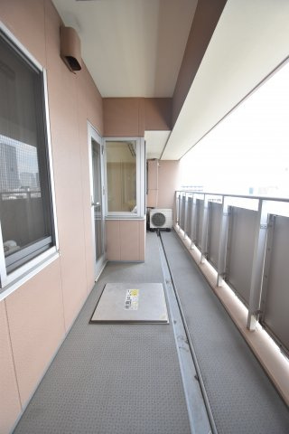 クロスレジデンス大阪新町のバルコニー