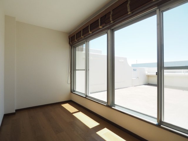 縁側（3F和室とルーフガーデンの間）